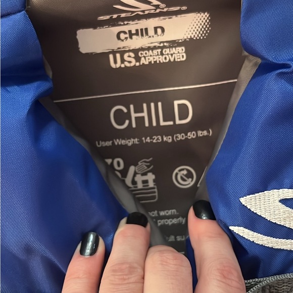 Stearns Youth Classic Life Vest: 30-50lbs - Picture 2 of 6